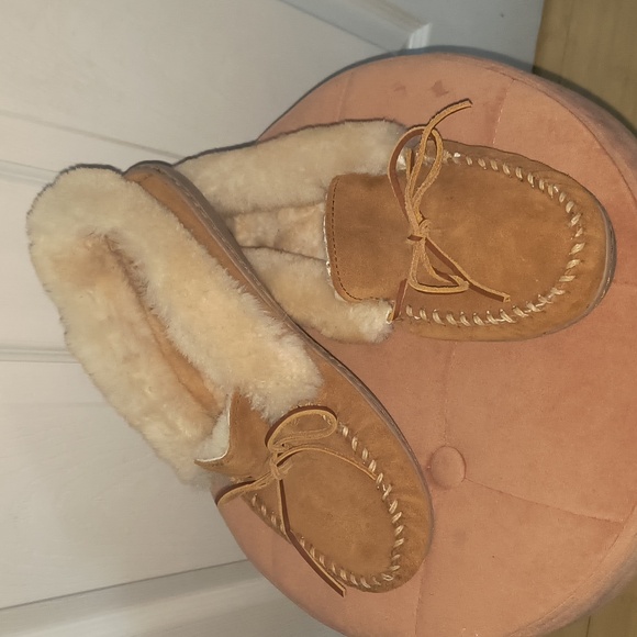 Minnetonka Alpine Sheepskin Slippers Size 9.5 NWOB - Picture 4 of 9